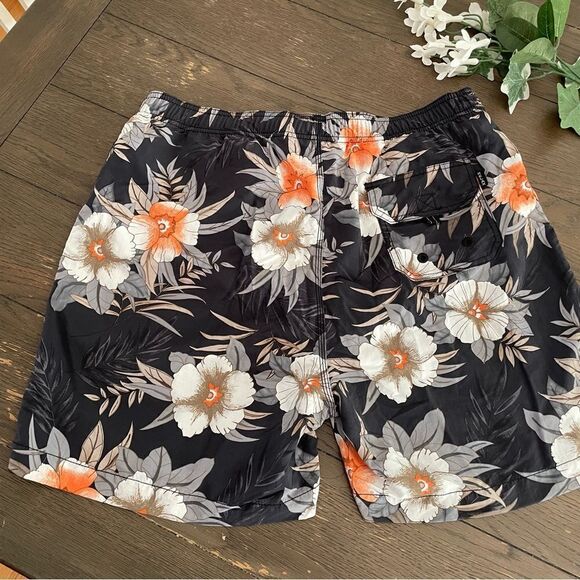TOMMY BAHAMA Relax Men’s‎ Floral Hibiscus Print Swim Shorts size large - Picture 2 of 7